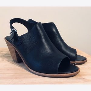 Classic Wood Wedge Black Sandals